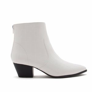 Qupid White Mystique-01X White Crocodile Booties